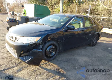 2014 Toyota Camry L z USA, uszkodzony, nr VIN 4T4BF1FK8ER358339